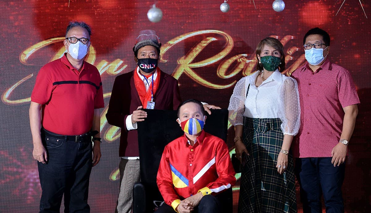 A FRONTLINER’S THANKSGIVING BASH…