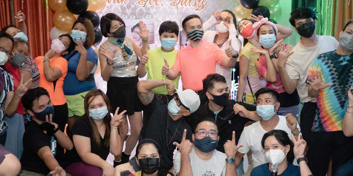 A VIRTUAL RETRO ZUMBA BASH!