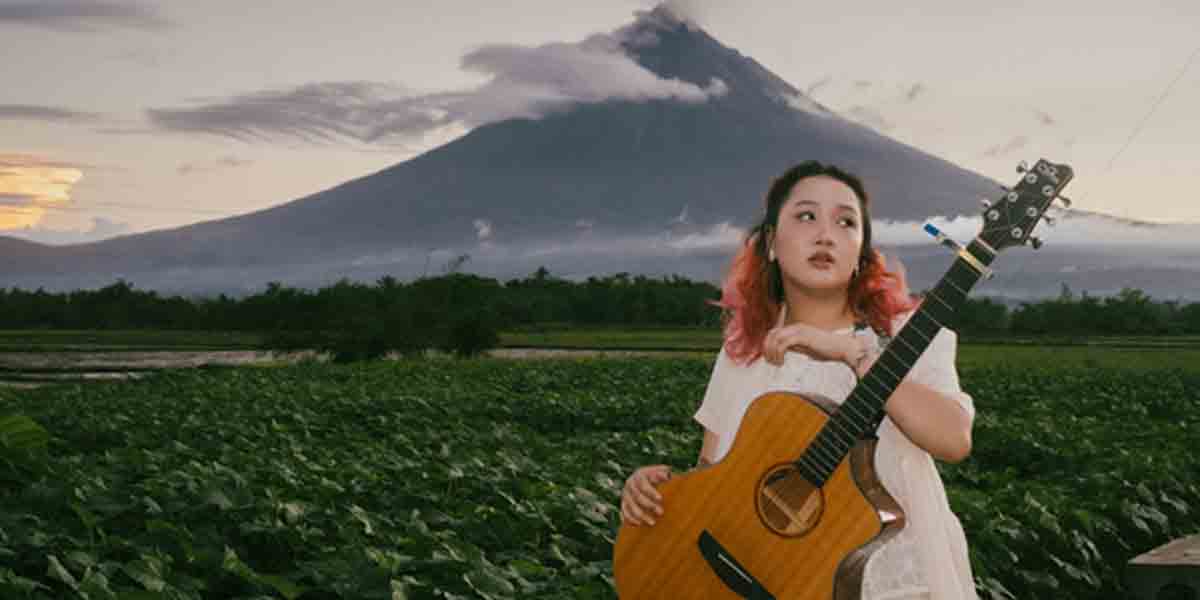 Filipino singer-songwriter dwta closes whimsical folk era with self-produced anti-Valentine’s show