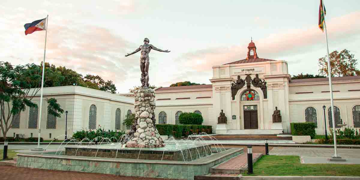 DURP students and campus architects map UPV Iloilo City campus